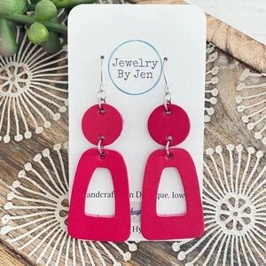 Trixie Fuchsia Earrings